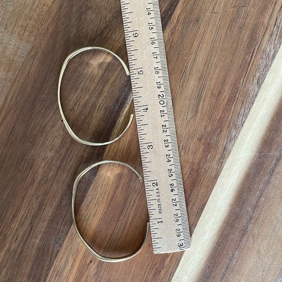 Bracelet Women’s Brushed Gold Slip On Dainty Adjustable Bangles - Picture 4 of 5